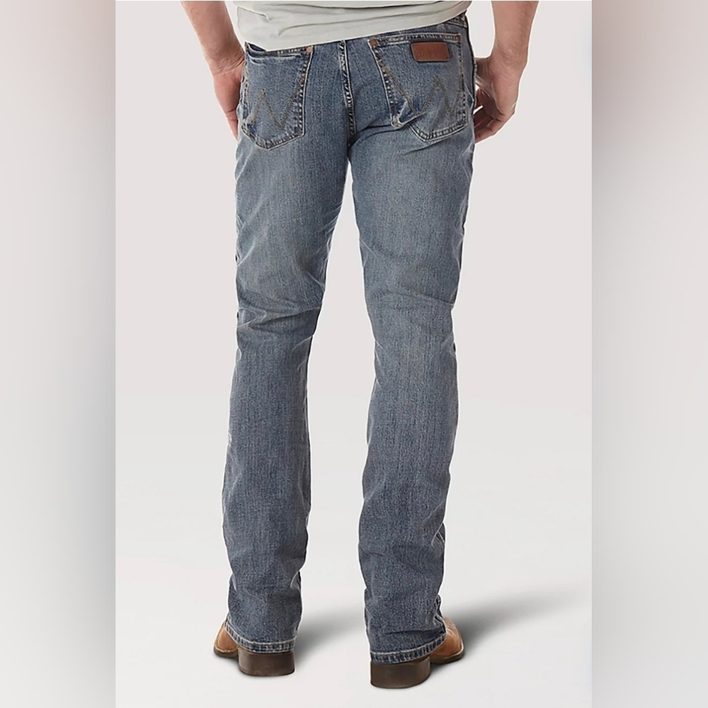 Wrangler Retro Slim Boot Medium Wash Jeans 30x32